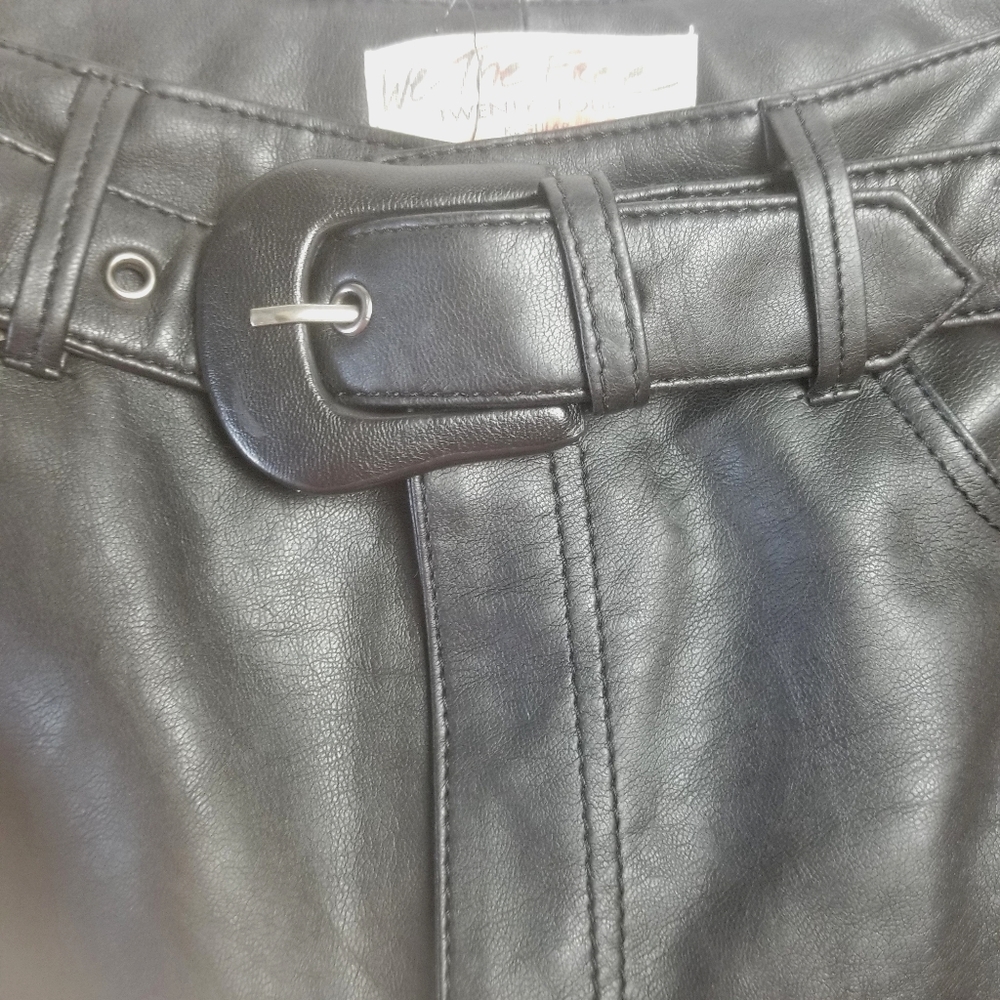 FREE‎ PEOPLE belted vegan leather pants size 24 - Picture 5 of 9